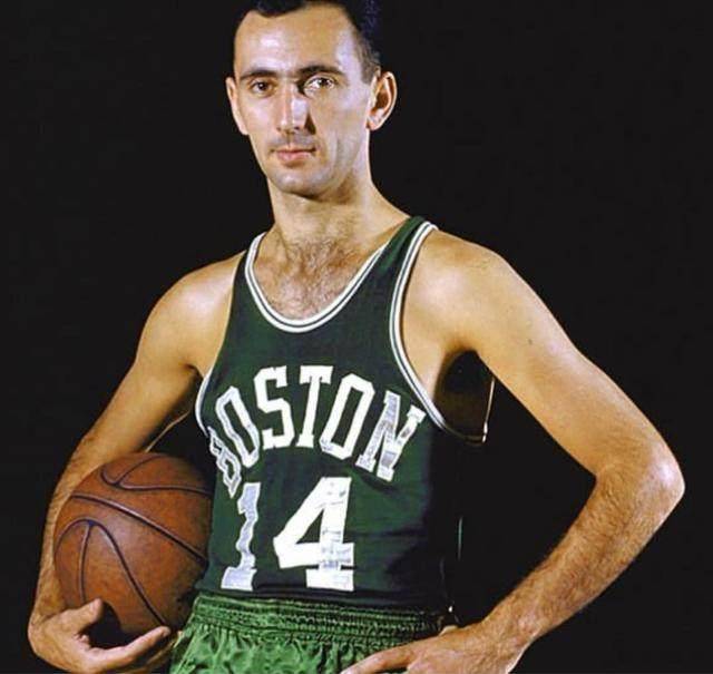 费德勒艰难赢红土首胜携手纳班蒙特卡洛晋级