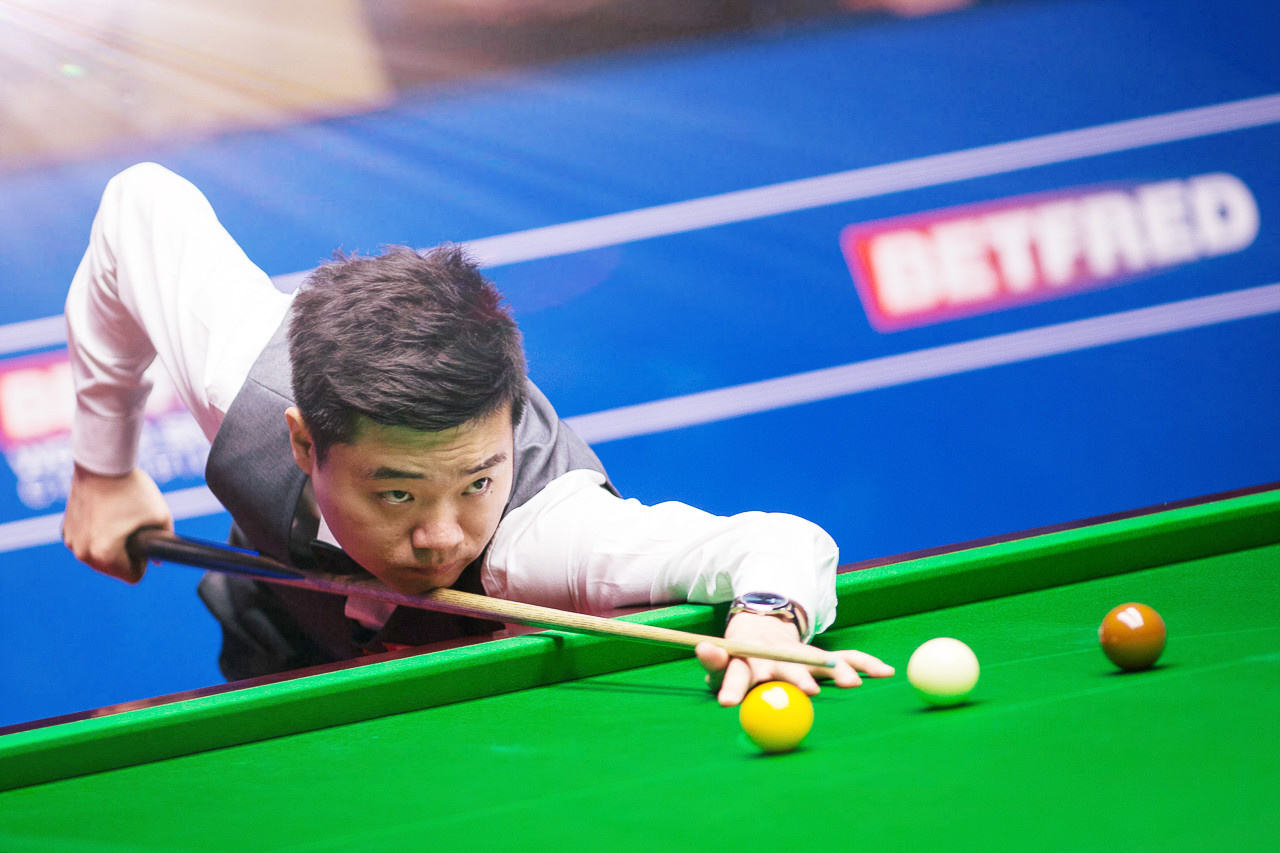 他避免被情 他避免被情